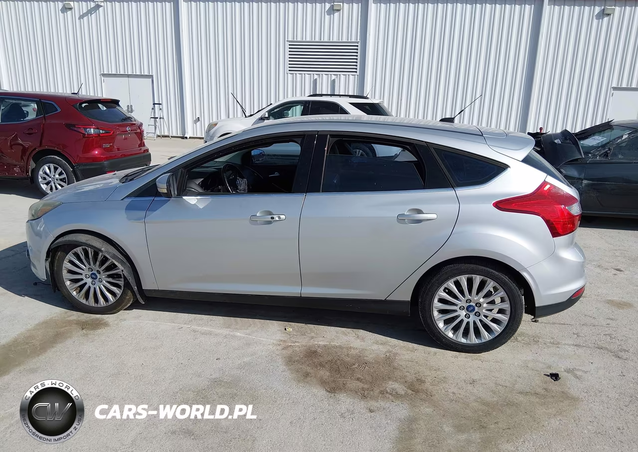 2012 Ford Focus Titanium VIN:1FAHP3N24CL479932 - 14