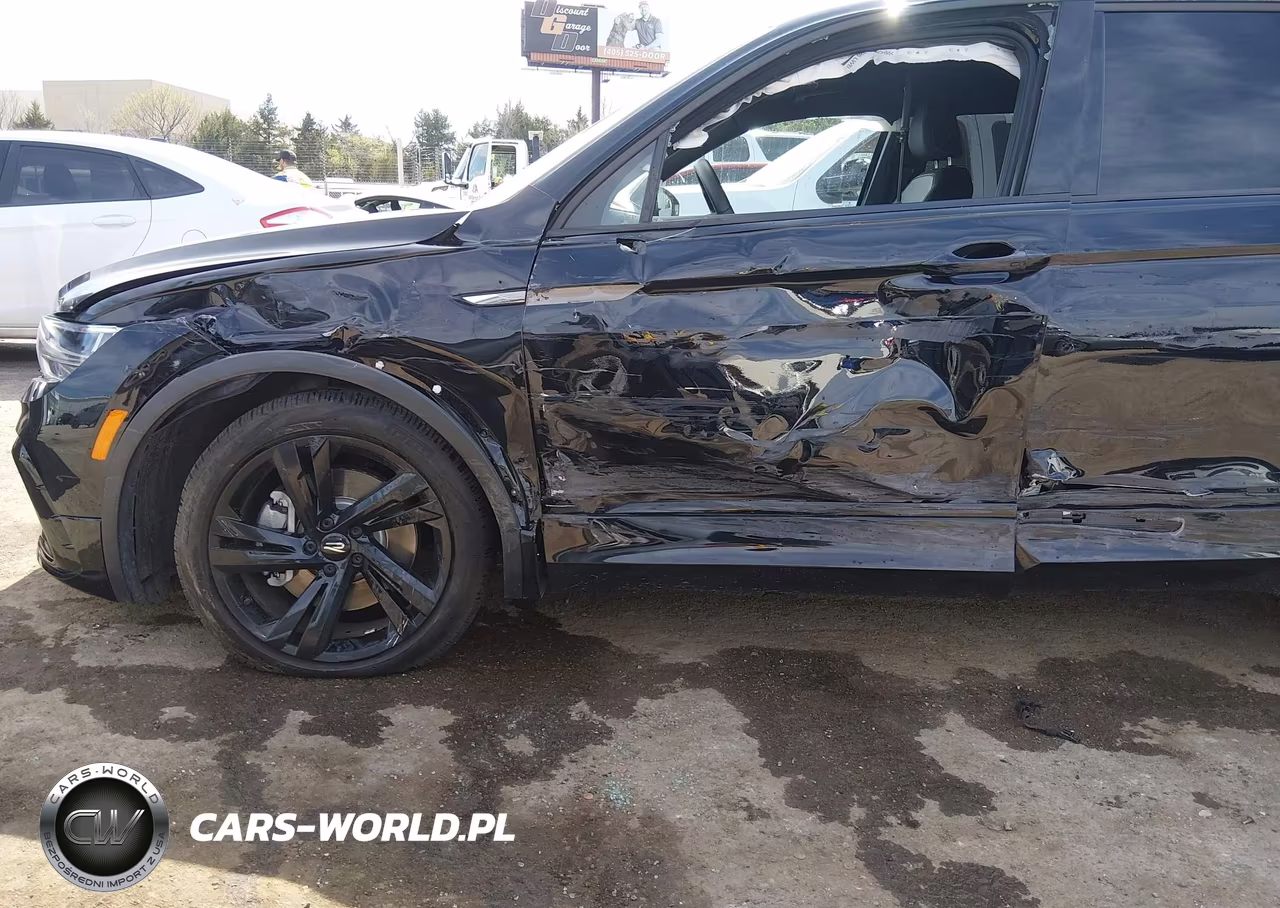 2023 Volkswagen Tiguan 2.0T Se R-Line Black VIN:3VVCB7AX9PM115491 - 6