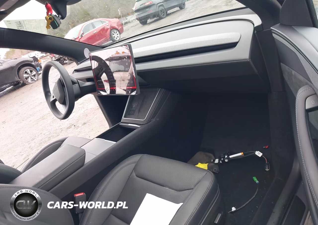 2026 Tesla Model Y All-Wheel Drive-Long Range Launch Series-Premium All-Wheel Drive VIN:7SAYGDEE7TA630033 - 5