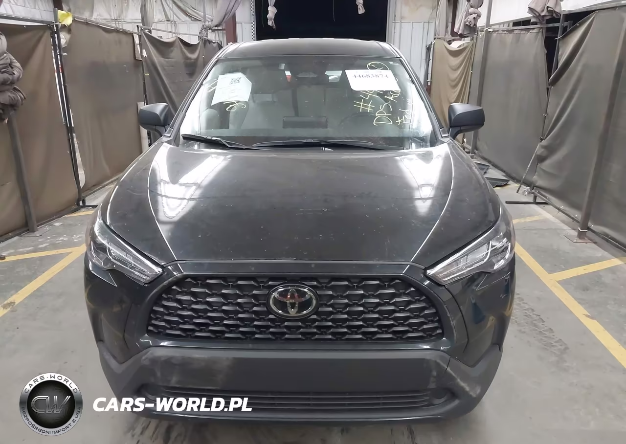 2025 Toyota Corolla Cross L VIN:7MUAAAAG3SV132985 - 13