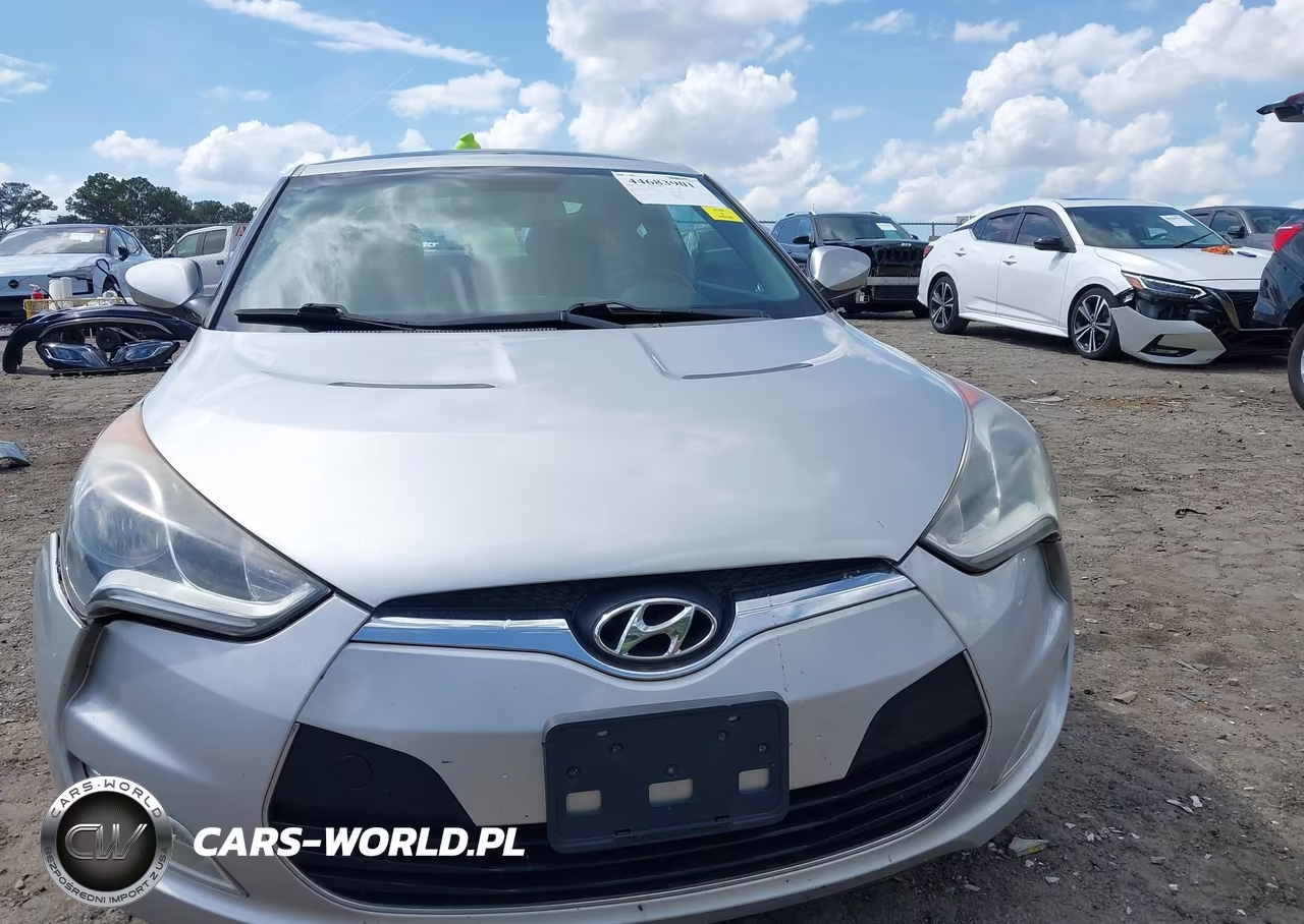 2015 Hyundai Veloster VIN:KMHTC6AD9FU240251 - 12