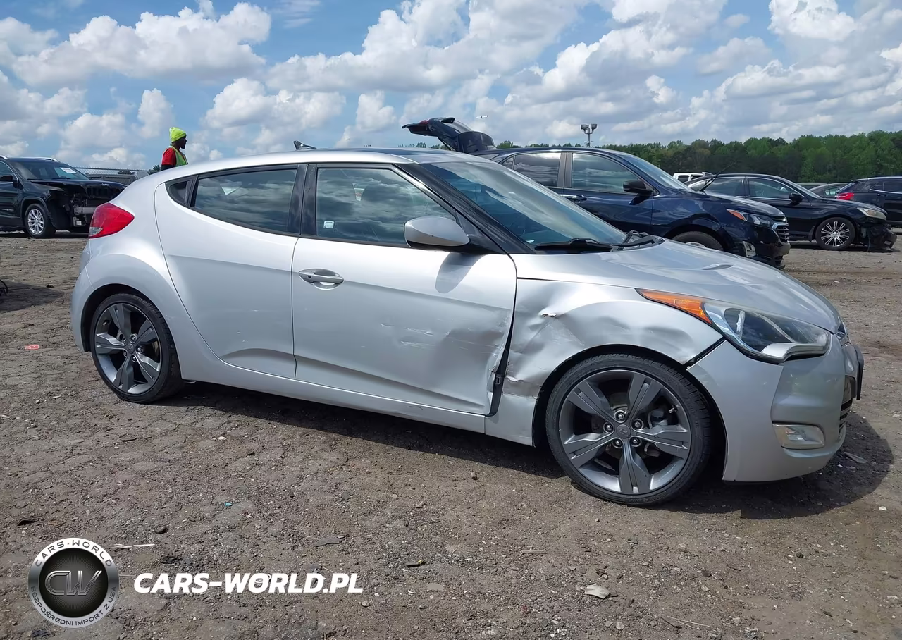 2015 Hyundai Veloster VIN:KMHTC6AD9FU240251 - 13