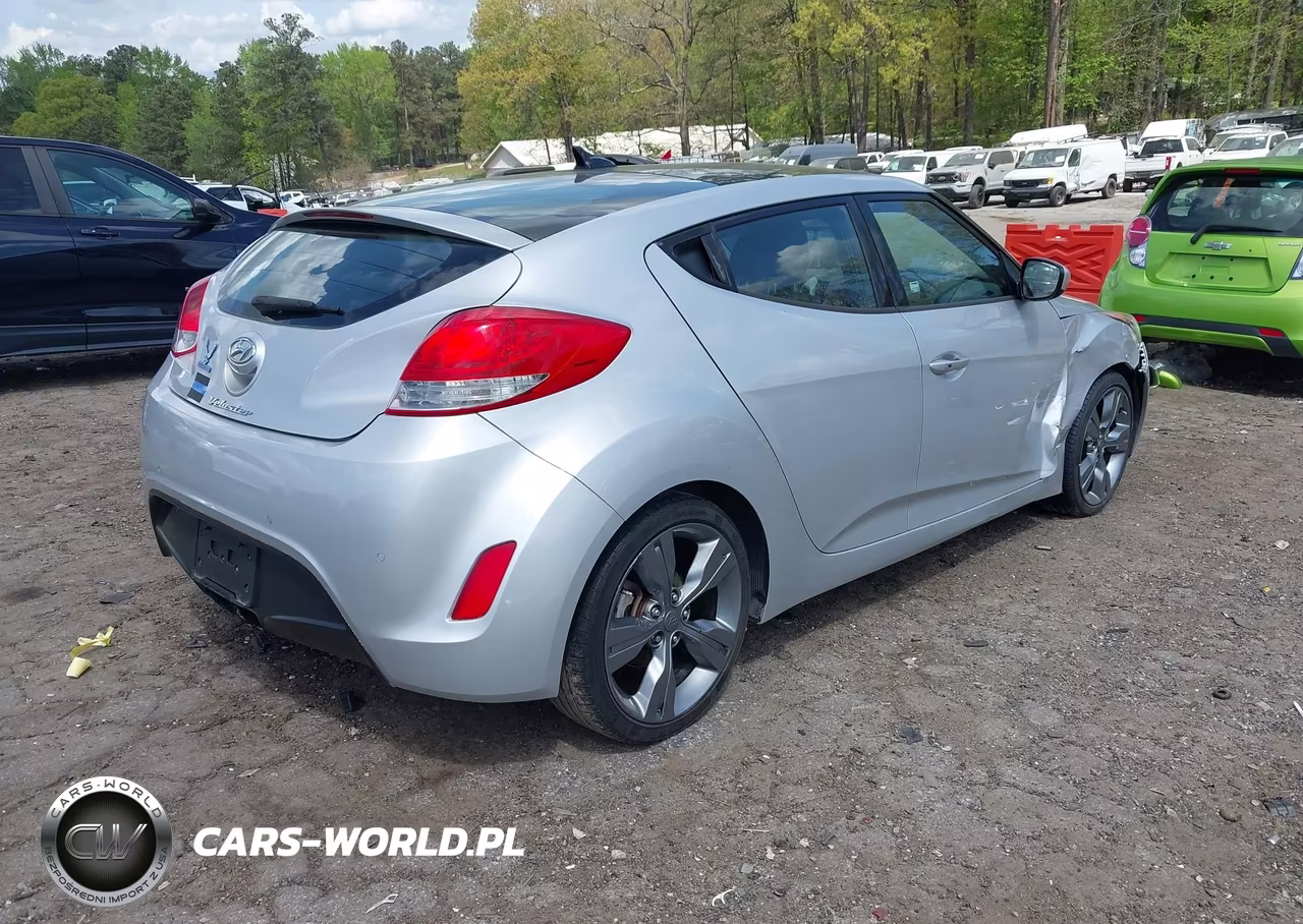 2015 Hyundai Veloster VIN:KMHTC6AD9FU240251 - 4