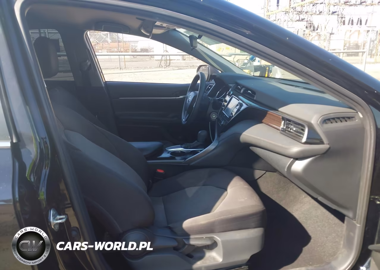 2020 Toyota Camry Le VIN:4T1C11AK0LU978197 - 5