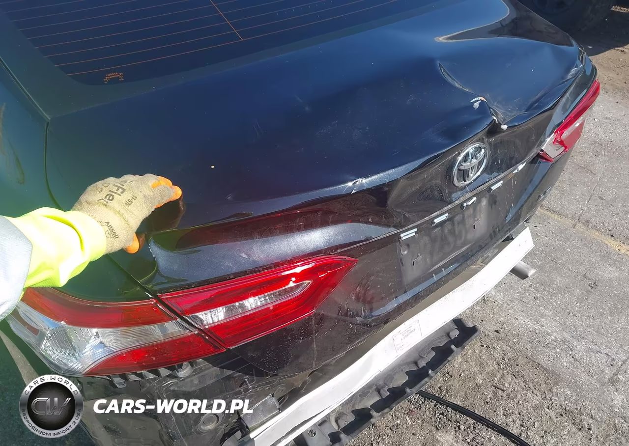 2020 Toyota Camry Le VIN:4T1C11AK0LU978197 - 6