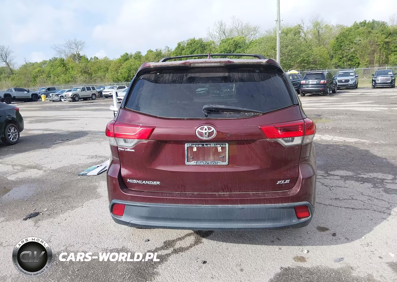 2019 Toyota Highlander Xle VIN:5TDKZRFH5KS296035 - 17