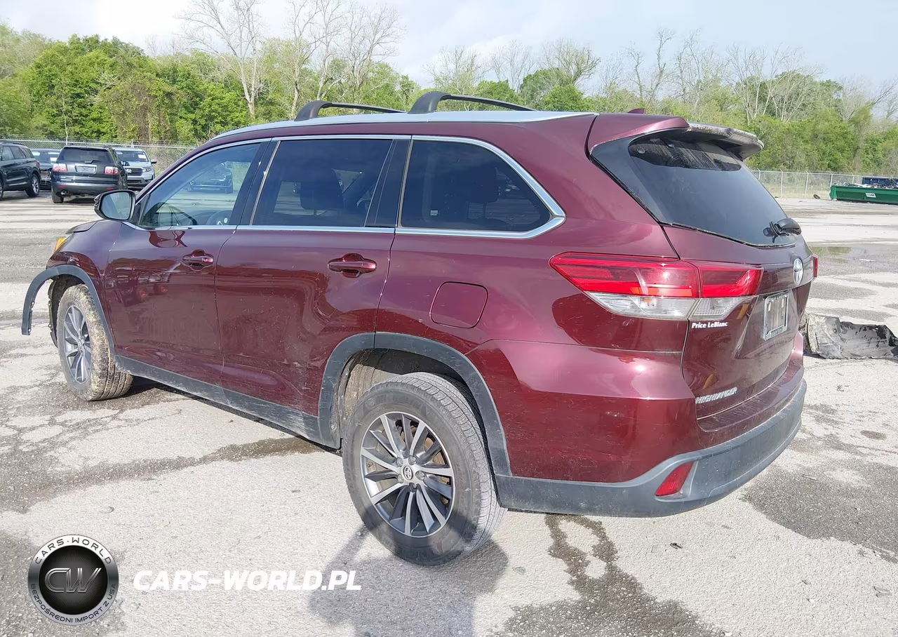 2019 Toyota Highlander Xle VIN:5TDKZRFH5KS296035 - 3
