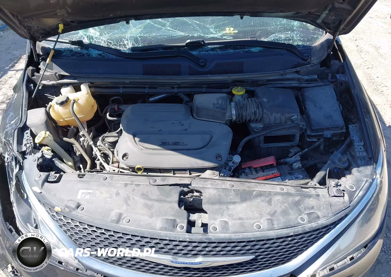 2020 Chrysler Pacifica Touring L VIN:2C4RC1BG7LR268780 - 10