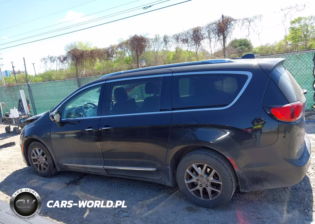2020 Chrysler Pacifica Touring L VIN:2C4RC1BG7LR268780 - 14