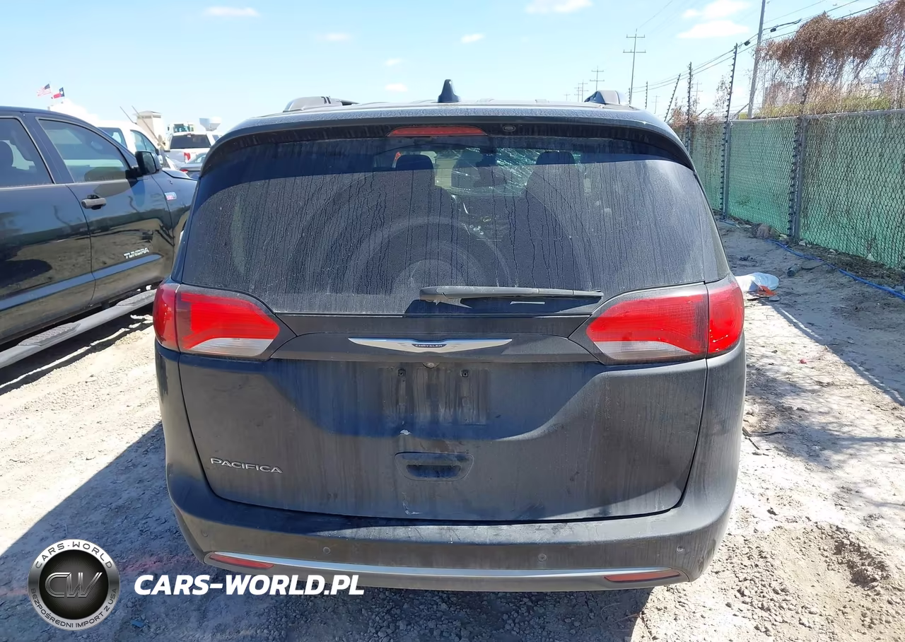 2020 Chrysler Pacifica Touring L VIN:2C4RC1BG7LR268780 - 16