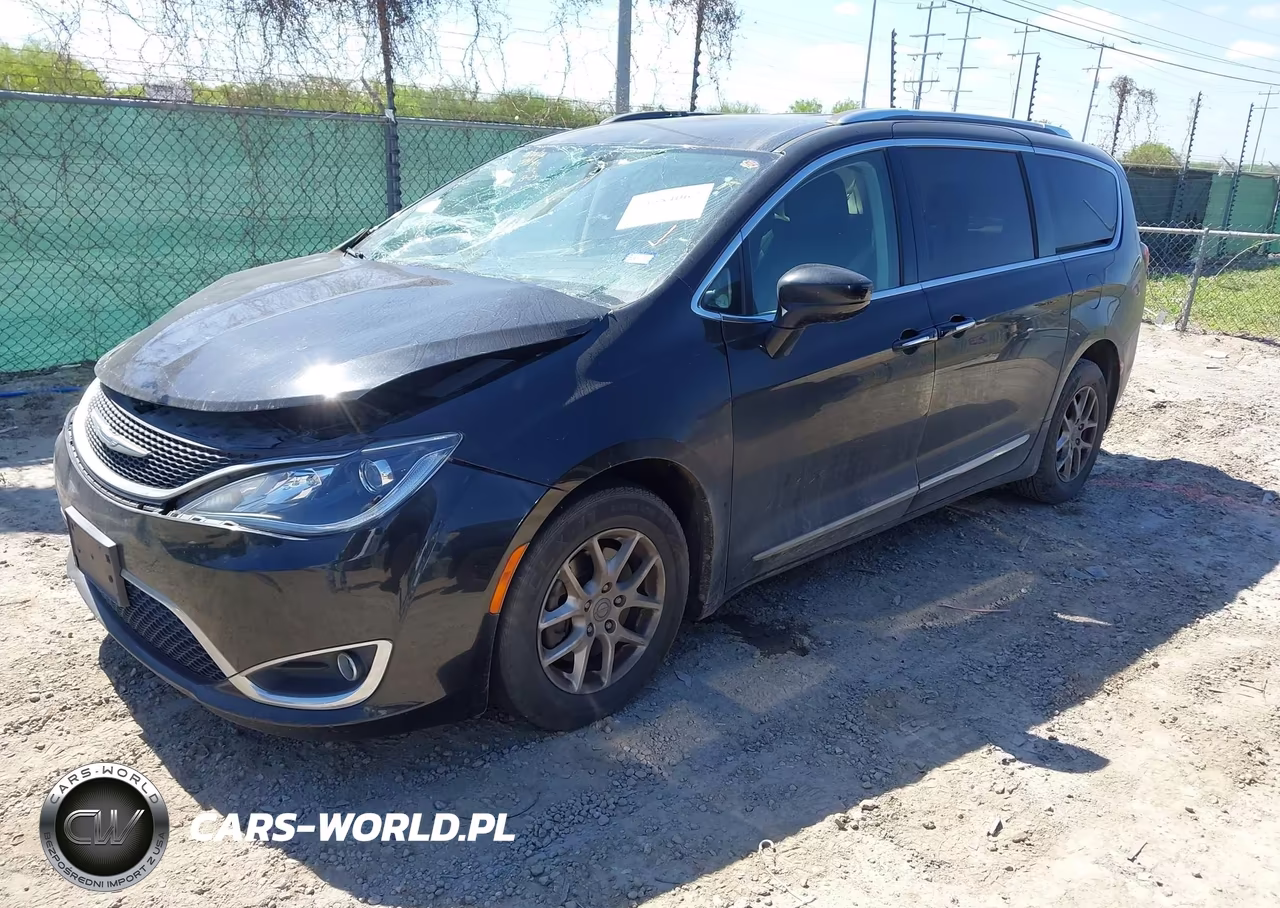 2020 Chrysler Pacifica Touring L VIN:2C4RC1BG7LR268780 - 2