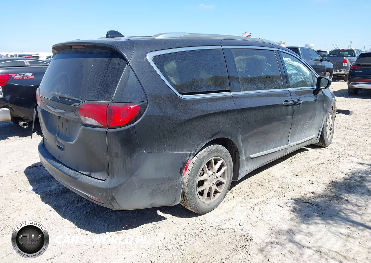 2020 Chrysler Pacifica Touring L VIN:2C4RC1BG7LR268780 - 4