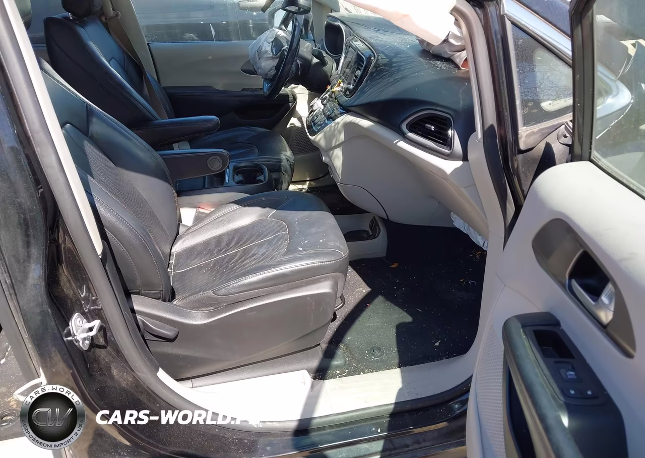 2020 Chrysler Pacifica Touring L VIN:2C4RC1BG7LR268780 - 5