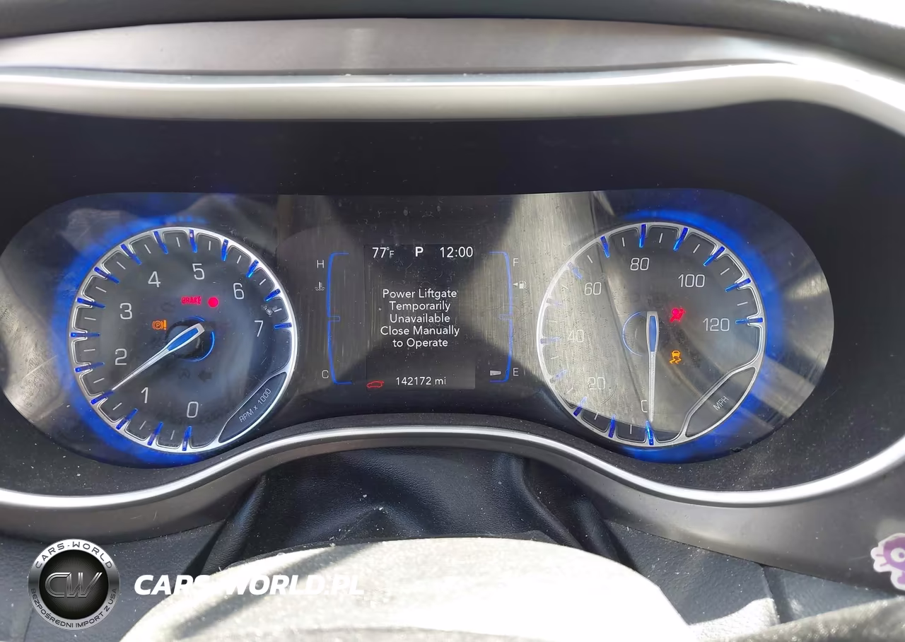 2020 Chrysler Pacifica Touring L VIN:2C4RC1BG7LR268780 - 7