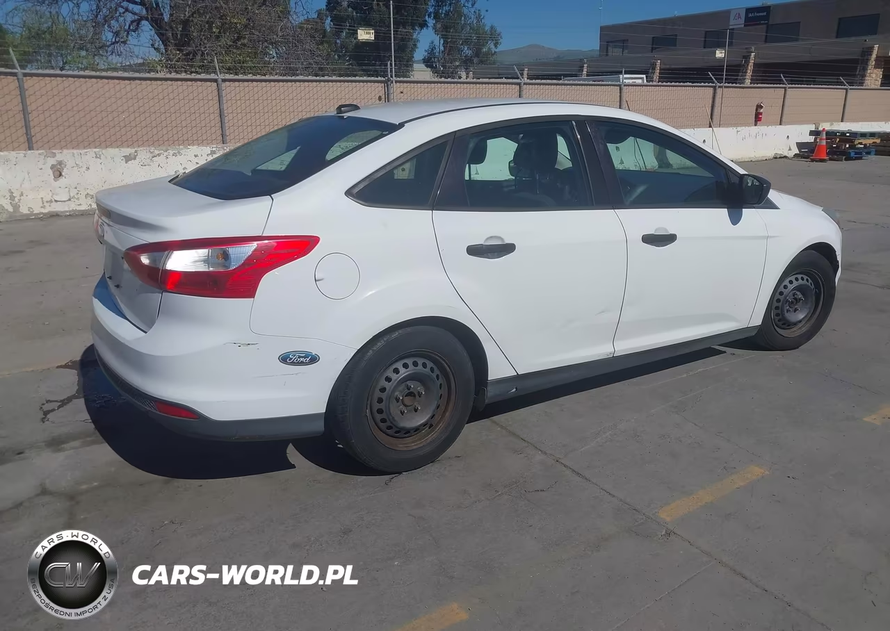 2012 Ford Focus S VIN:1FAHP3E24CL263031 - 4