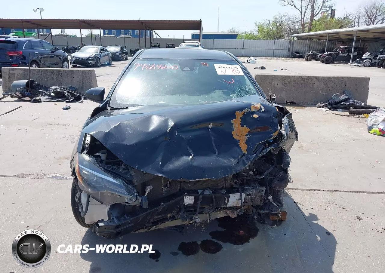 2019 Toyota Corolla Le VIN:5YFBURHE7KP879247 - 11