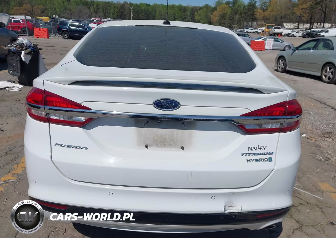 2018 Ford Fusion Hybrid Titanium VIN:3FA6P0RUXJR120424 - 16