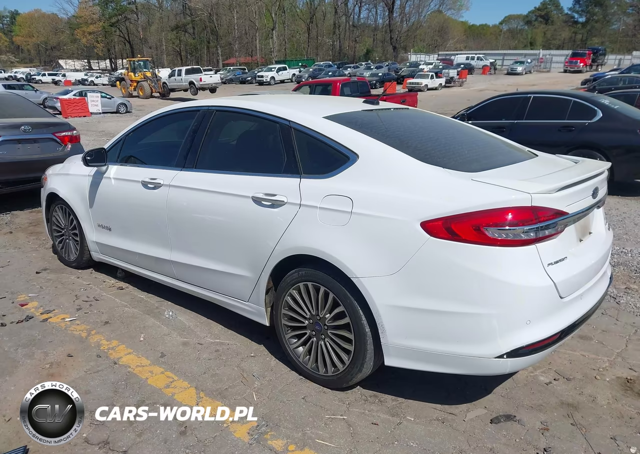 2018 Ford Fusion Hybrid Titanium VIN:3FA6P0RUXJR120424 - 3
