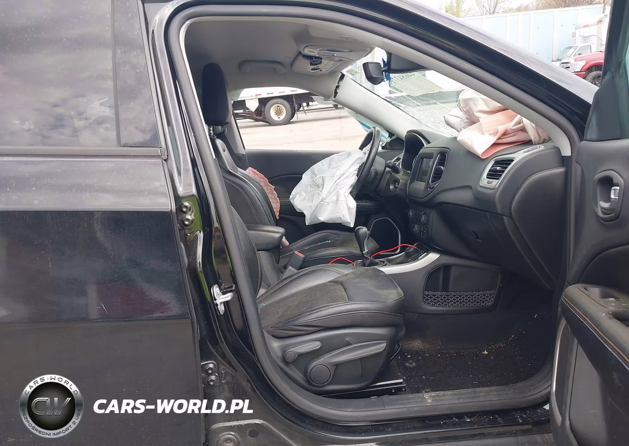 2020 Jeep Compass Latitude 4X4 VIN:3C4NJDBB0LT112877 - 5