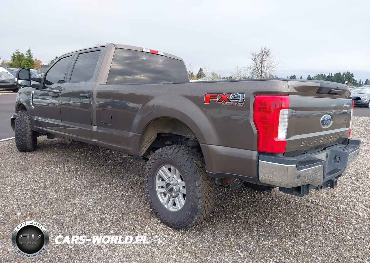 2017 Ford F-250 Xlt VIN:1FT7W2BT7HEF39987 - 3