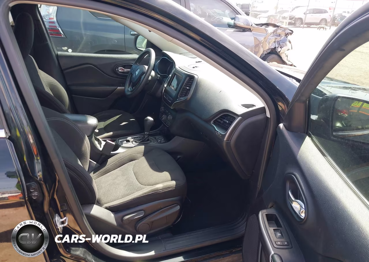 2019 Jeep Cherokee Latitude Fwd VIN:1C4PJLCB9KD307883 - 5