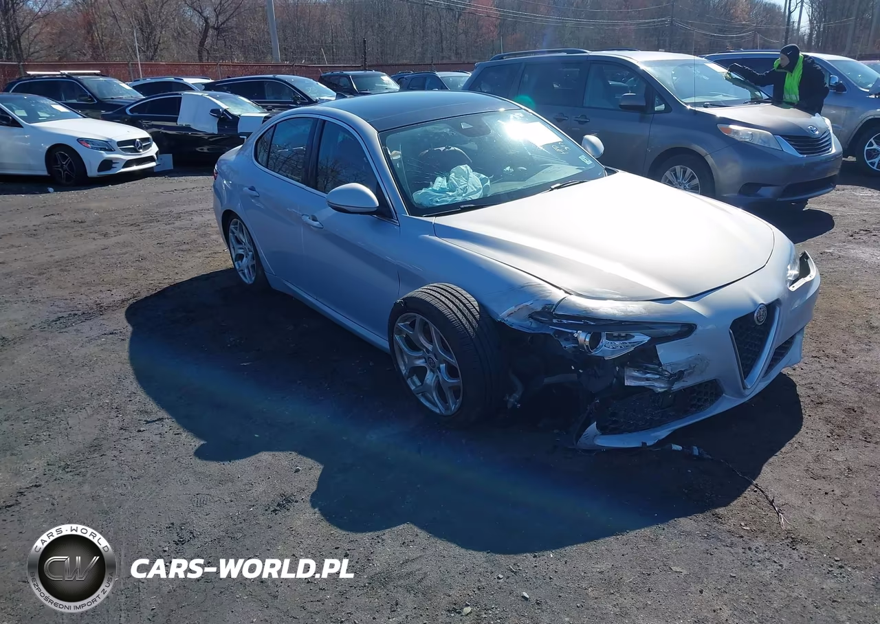 2021 Alfa Romeo Giulia Ti Rwd – zdjęcie 1 z 17