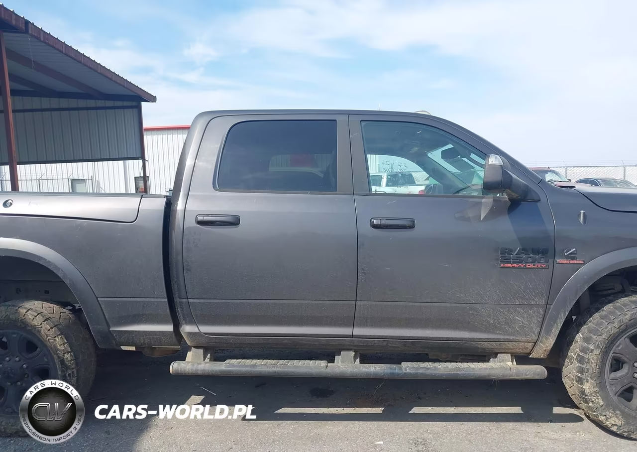 2017 Ram 2500 Laramie 4X4 6'4 Box VIN:3C6UR5FL3HG670968 - 13