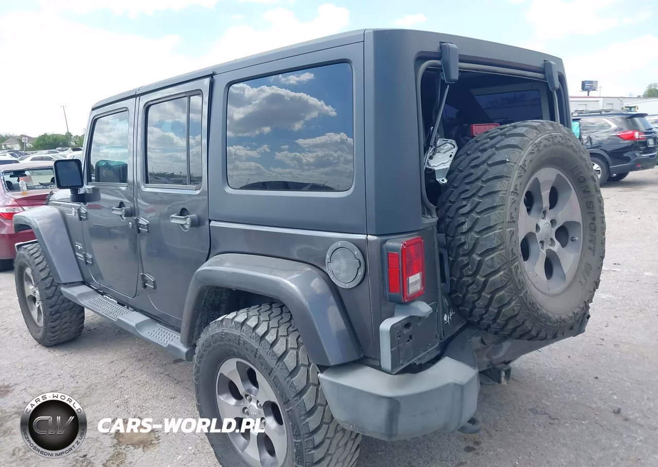 2016 Jeep Wrangler Unlimited Sahara VIN:1C4BJWEG3GL216139 - 3
