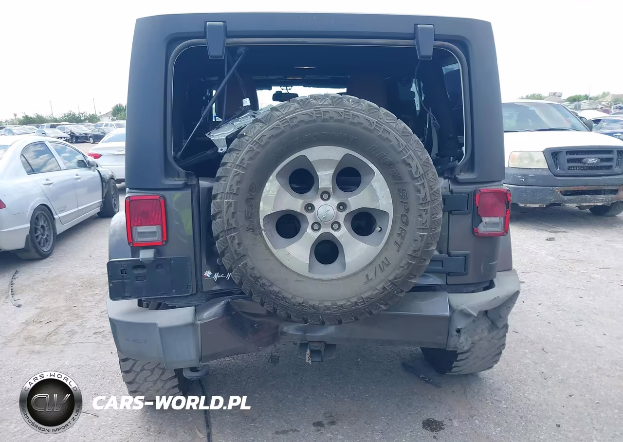 2016 Jeep Wrangler Unlimited Sahara VIN:1C4BJWEG3GL216139 - 6