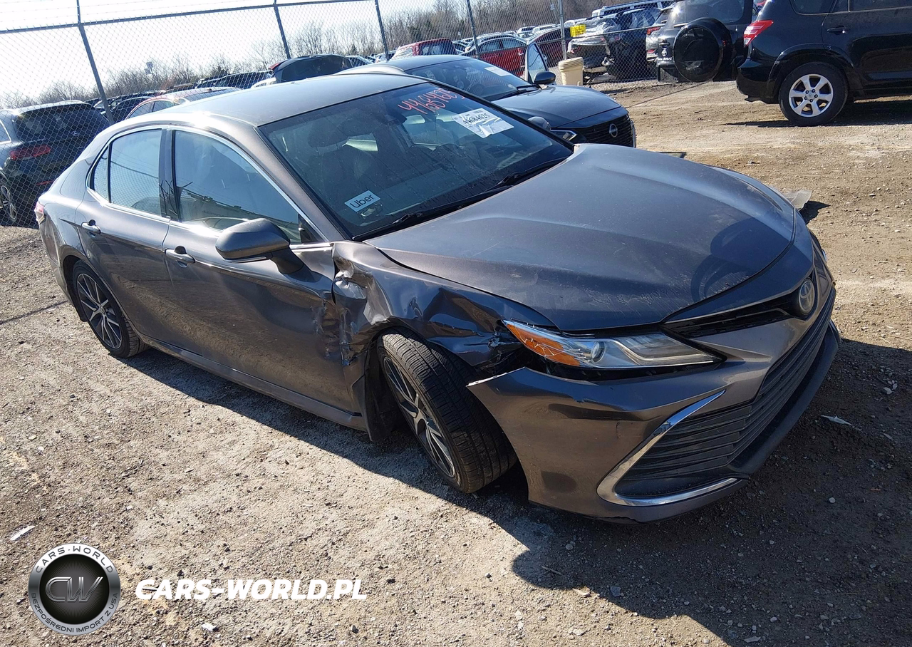 2022 Toyota Camry Xle Hybrid