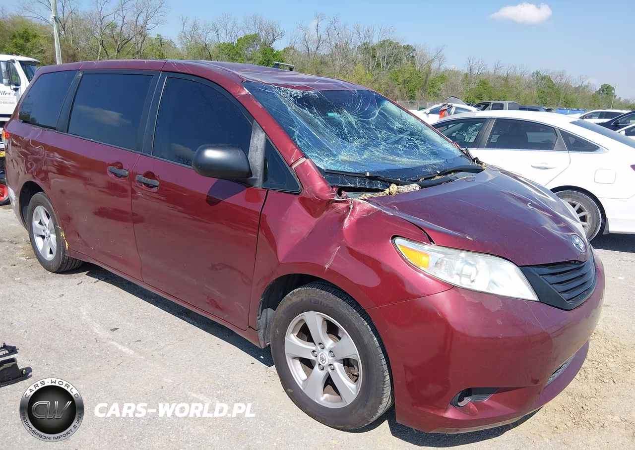 2012 Toyota Sienna Base 7 Passenger