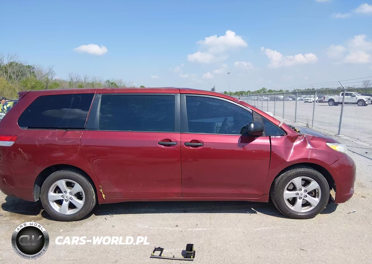 2012 Toyota Sienna Base 7 Passenger VIN:5TDKA3DC6CS010660 - 13