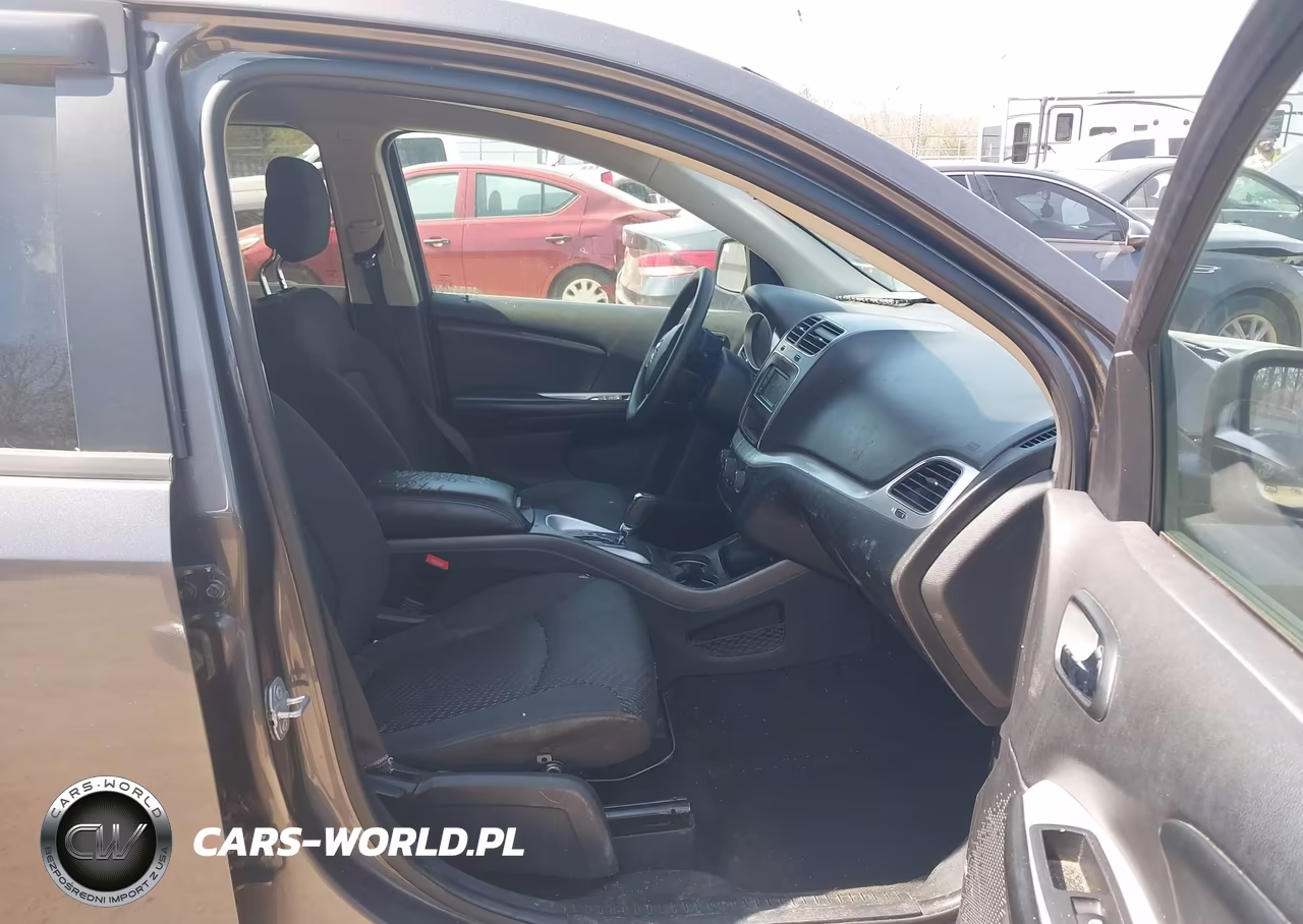 2018 Dodge Journey Se VIN:3C4PDCAB7JT530572 - 5