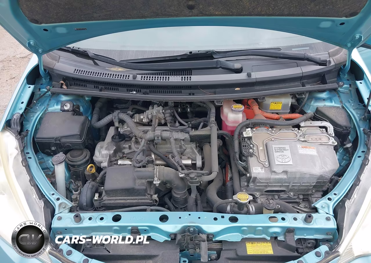 2014 Toyota Prius C Three VIN:JTDKDTB39E1076176 - 10