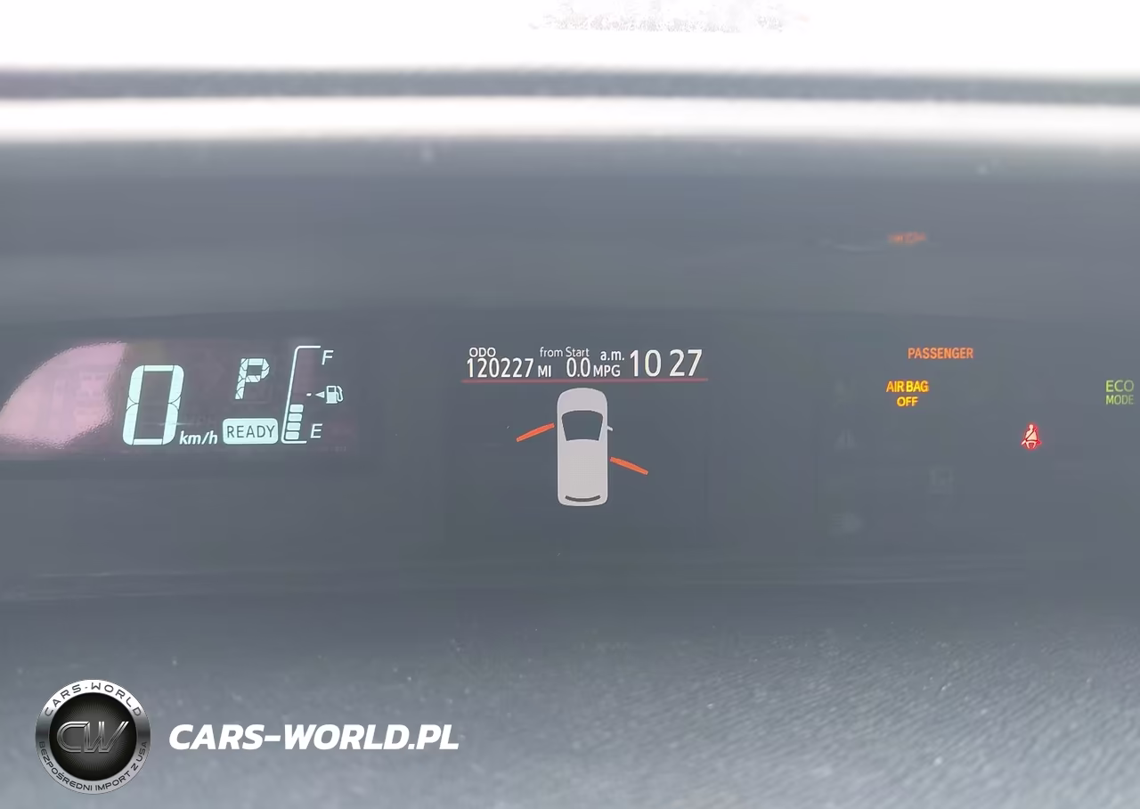 2014 Toyota Prius C Three VIN:JTDKDTB39E1076176 - 15