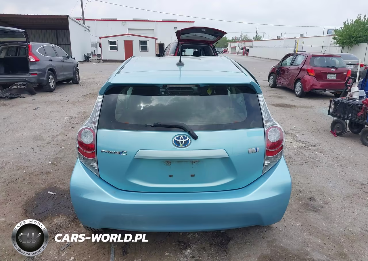 2014 Toyota Prius C Three VIN:JTDKDTB39E1076176 - 16