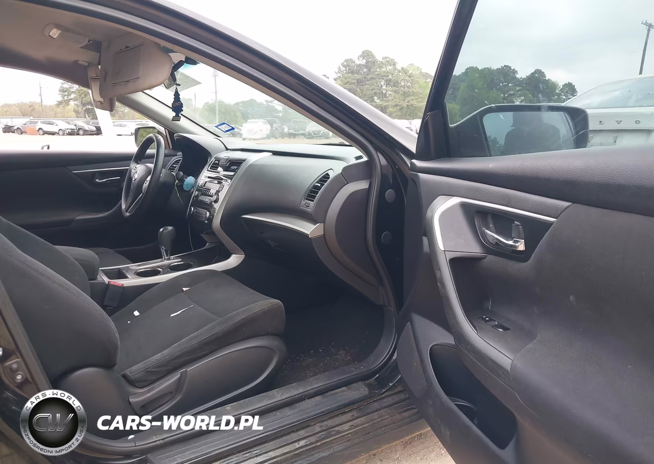 2015 Nissan Altima 2.5 S VIN:1N4AL3AP6FN348296 - 5