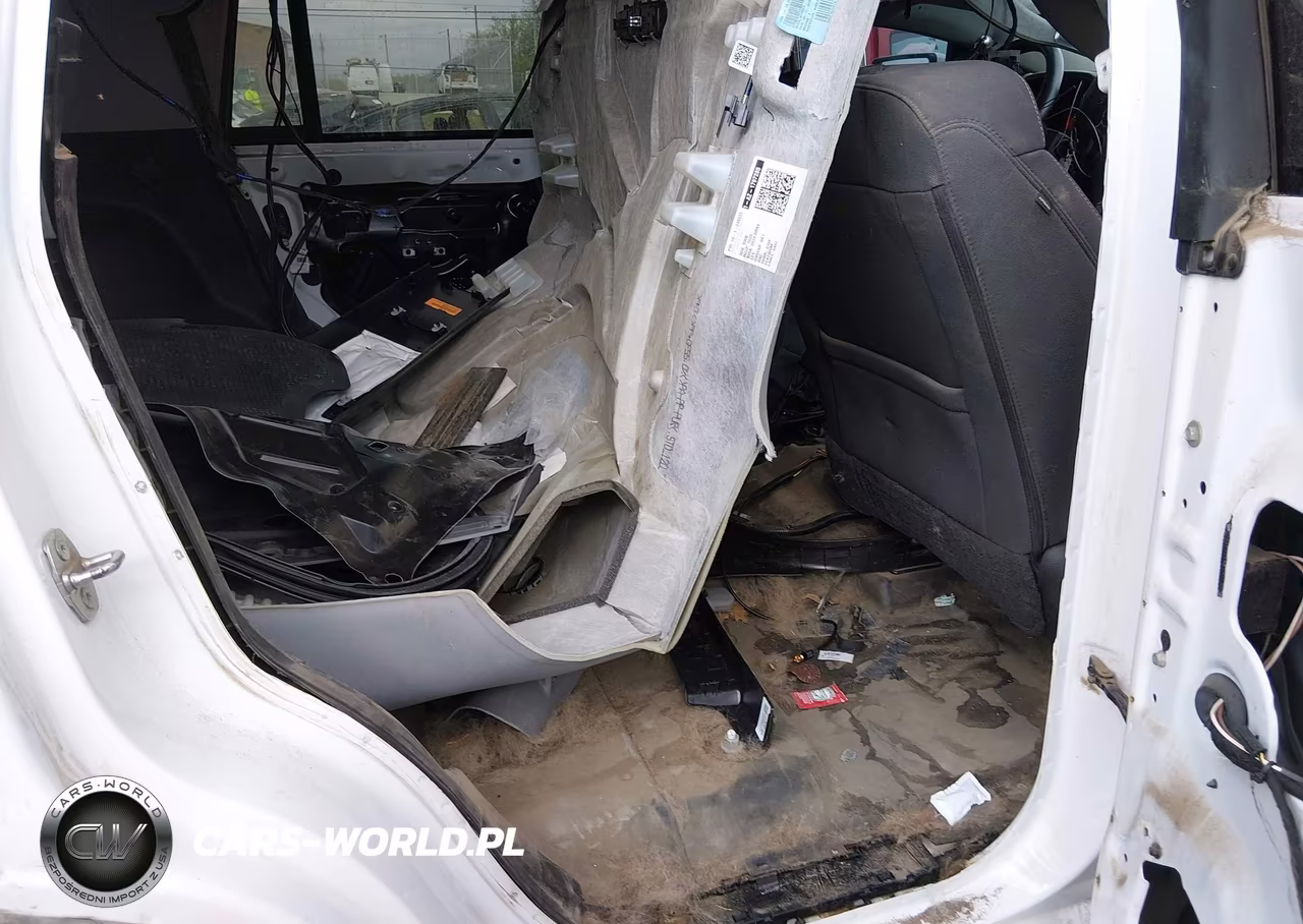 2018 Chevrolet Tahoe Commercial Fleet VIN:1GNSKDEC2JR330143 - 8
