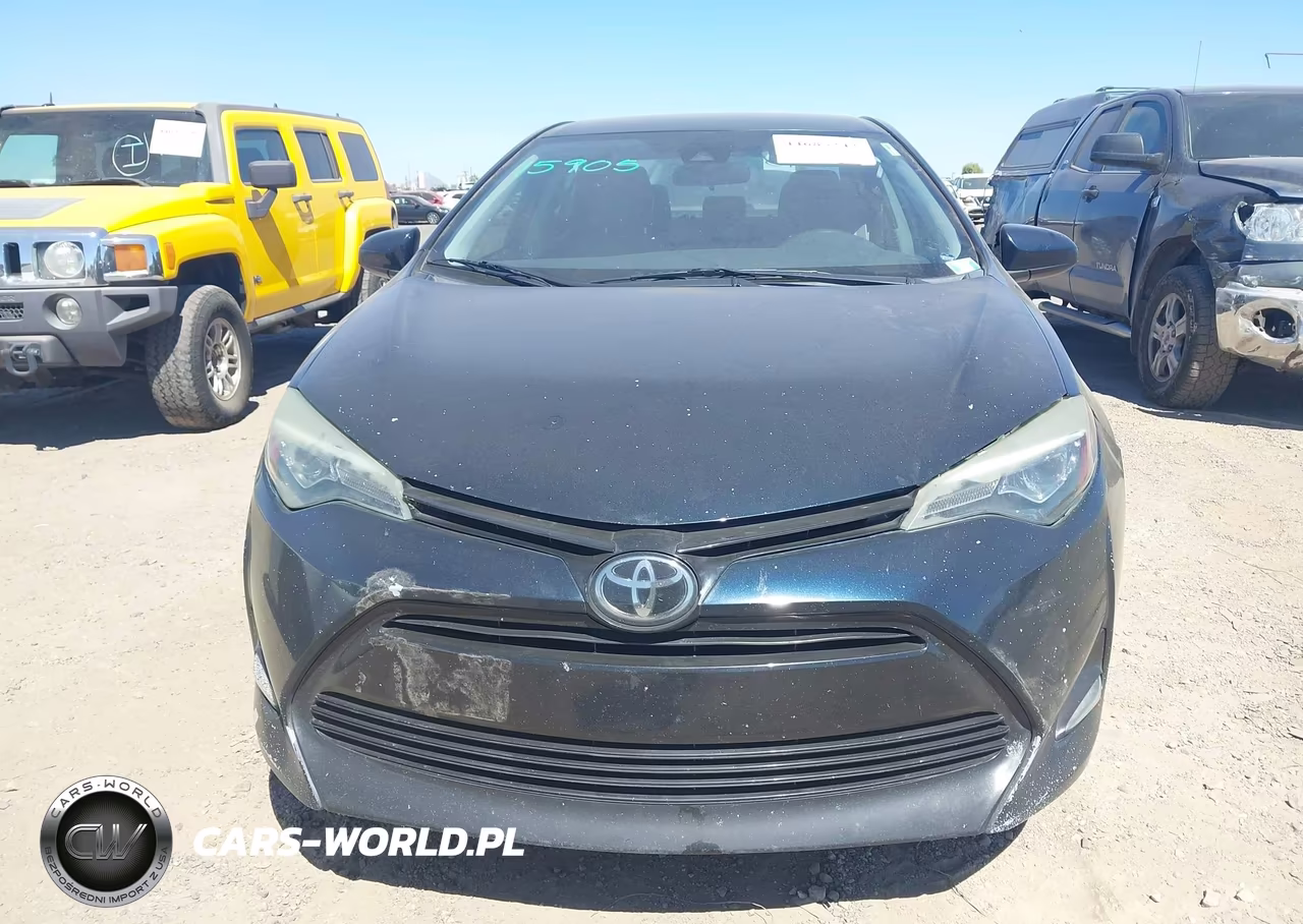 2018 Toyota Corolla Le VIN:2T1BURHE7JC995708 - 12