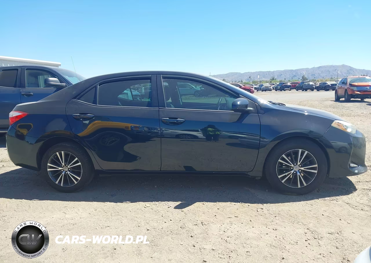 2018 Toyota Corolla Le VIN:2T1BURHE7JC995708 - 13