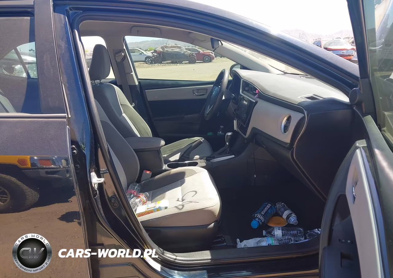2018 Toyota Corolla Le VIN:2T1BURHE7JC995708 - 5