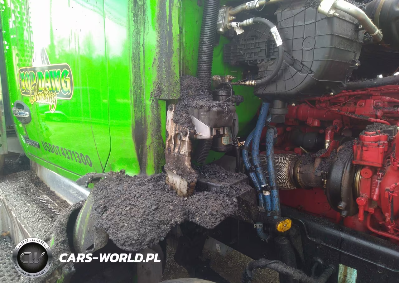 2025 Kenworth T880 VIN:1NKZX4TX8SJ186403 - 14