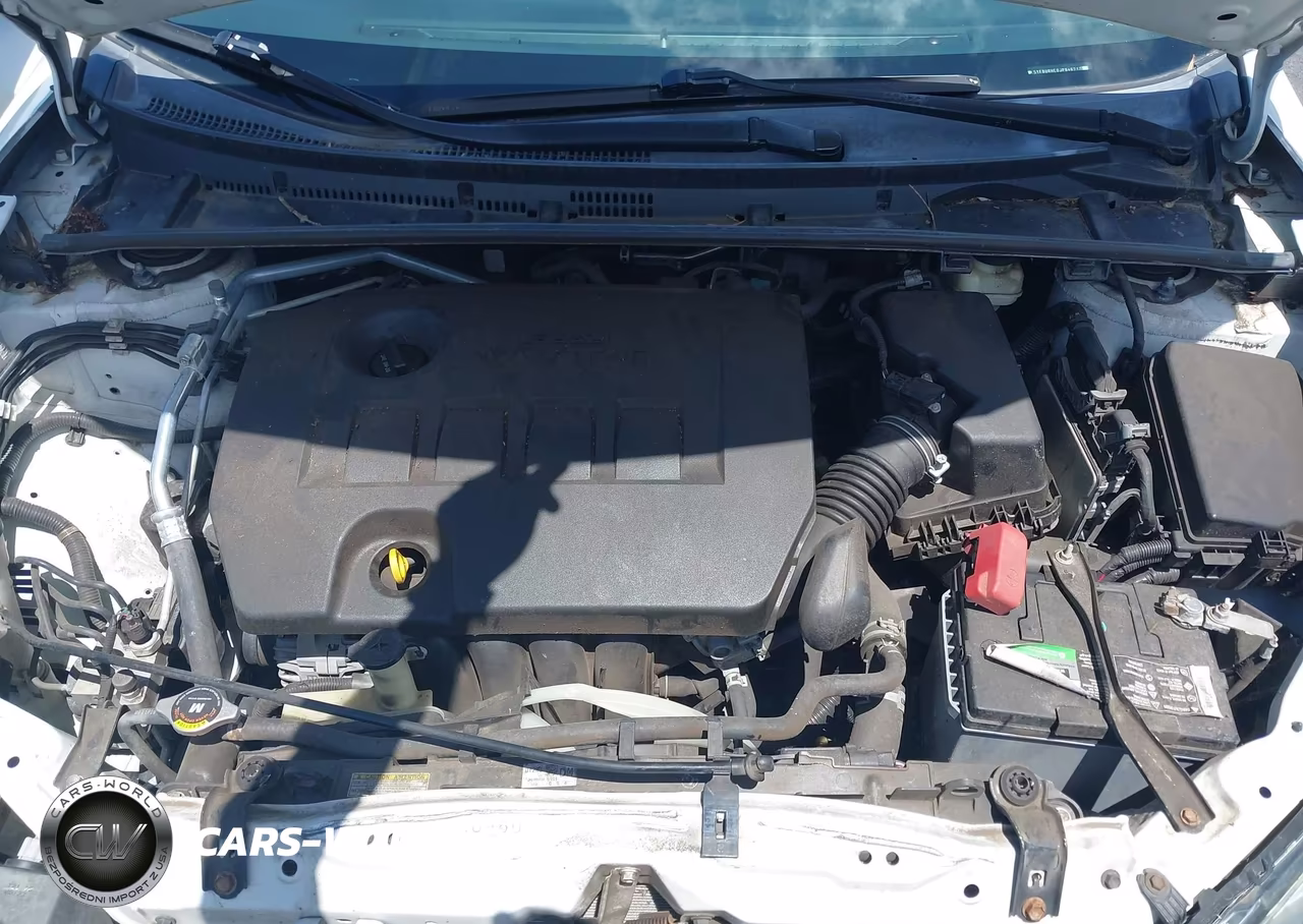 2018 Toyota Corolla Le VIN:5YFBURHE0JP846217 - 10
