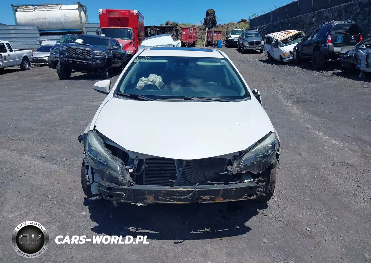 2018 Toyota Corolla Le VIN:5YFBURHE0JP846217 - 13