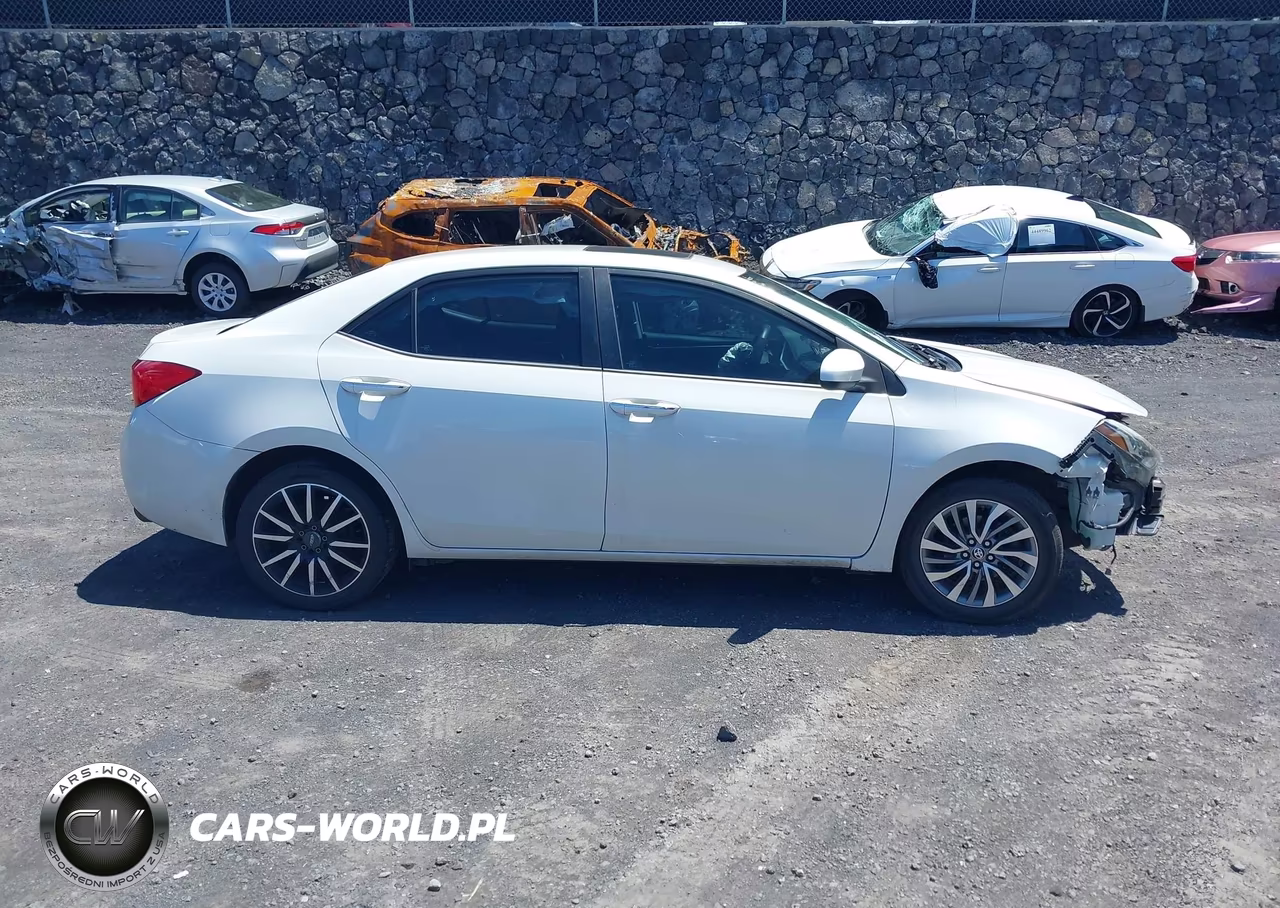 2018 Toyota Corolla Le VIN:5YFBURHE0JP846217 - 14