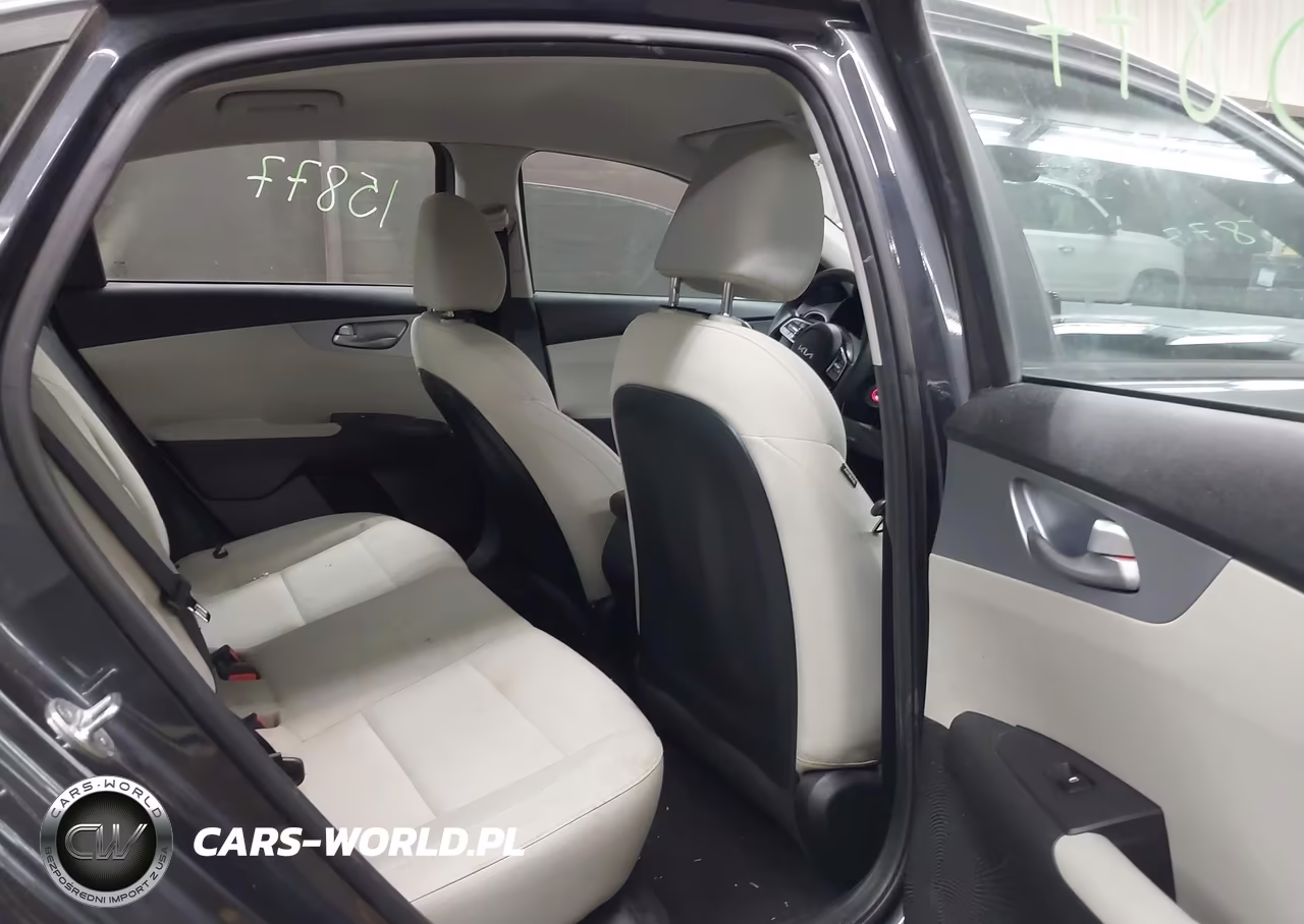 2023 Kia Forte Lxs VIN:3KPF24AD0PE553147 - 8
