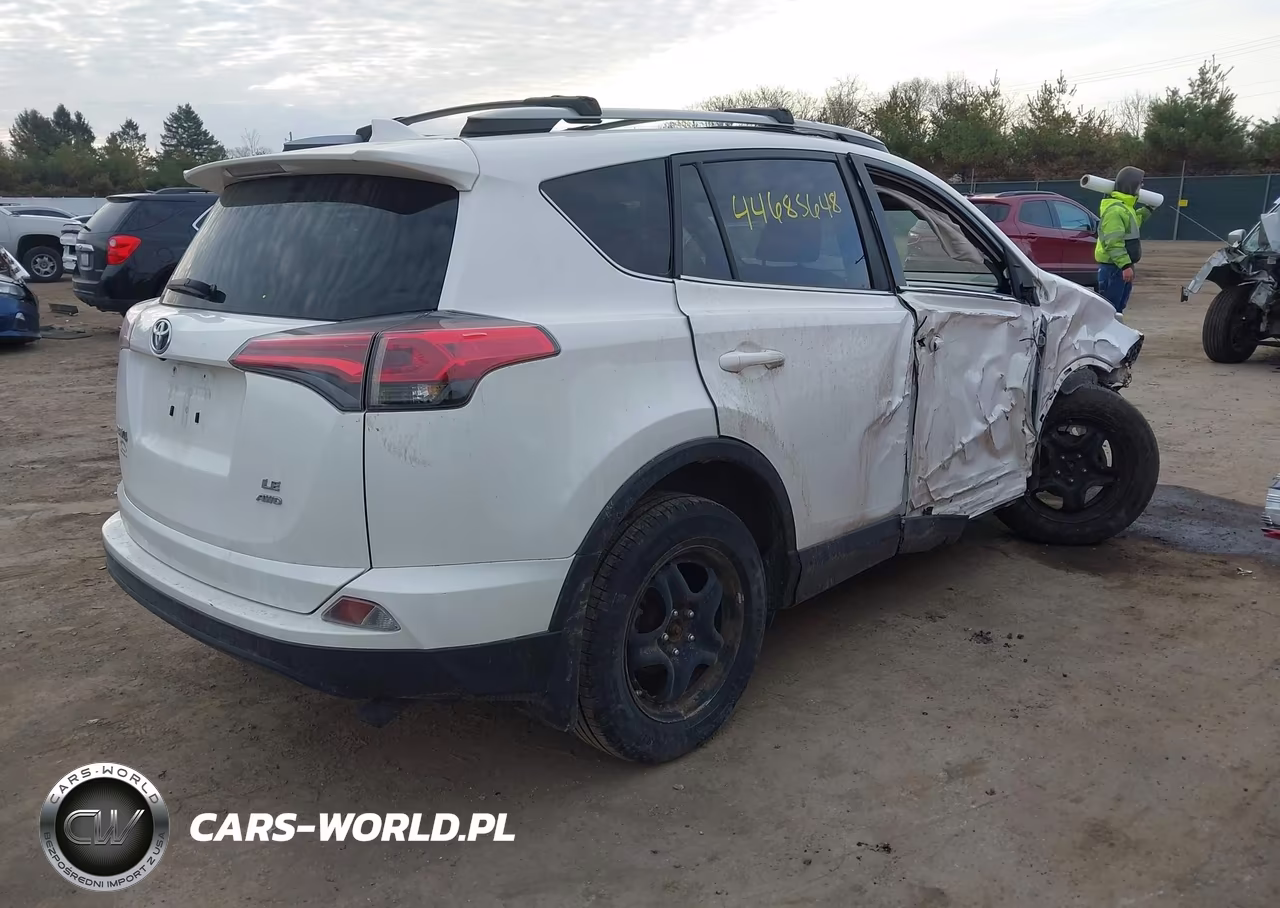2017 Toyota Rav4 Le VIN:JTMBFREV5HJ114730 - 4