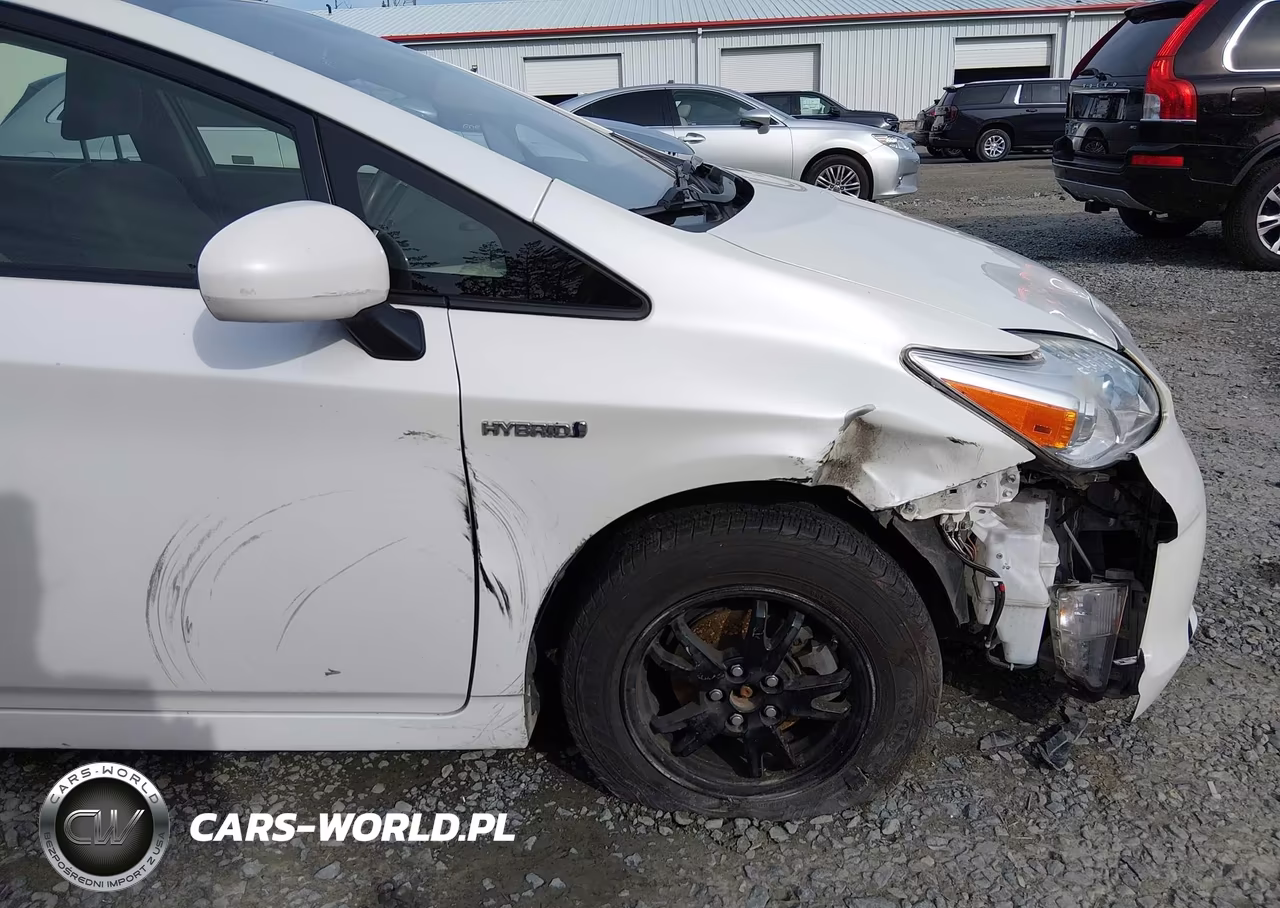 2015 Toyota Prius Two VIN:JTDKN3DU3F1928283 - 6