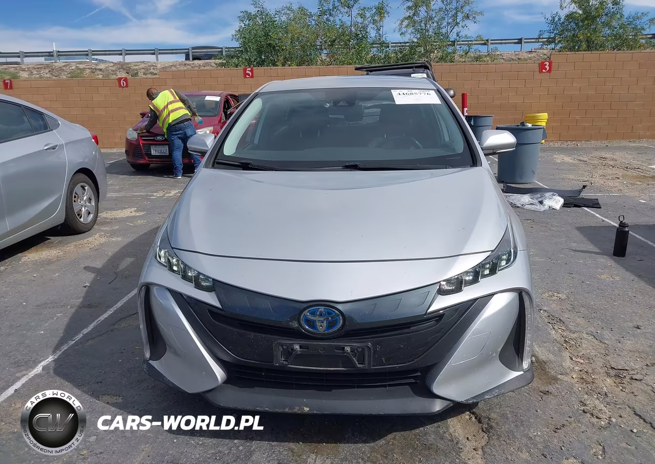 2021 Toyota Prius Prime Le VIN:JTDKAMFP9M3179631 - 13
