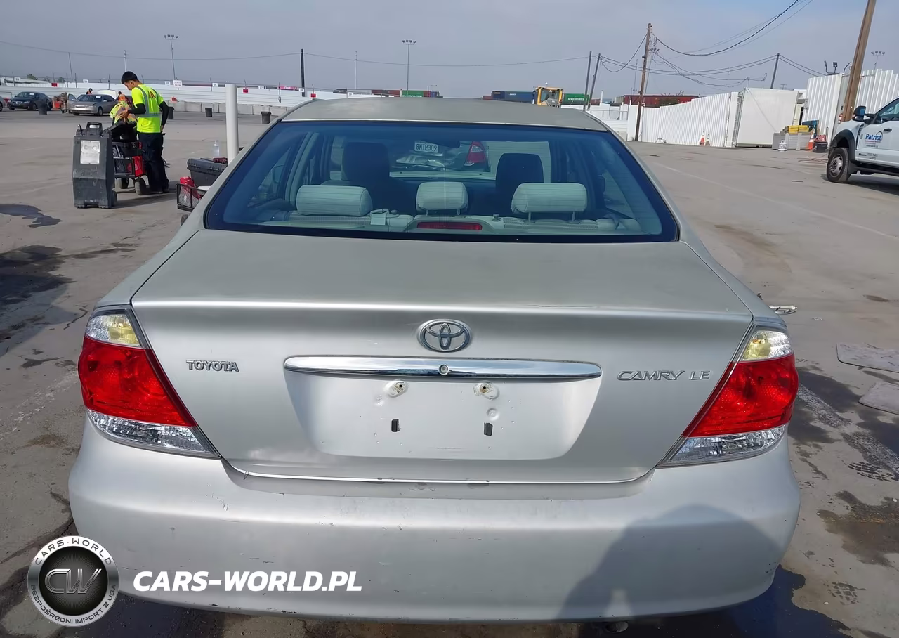 2005 Toyota Camry Le VIN:4T1BE32K25U029022 - 16